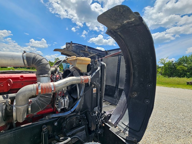 2010-peterbilt-389-image-60