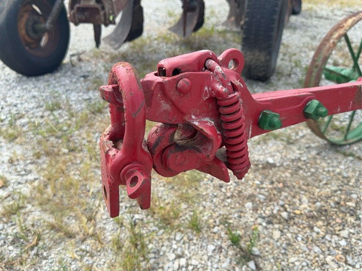 oliver-two-bottom-plow-image-10