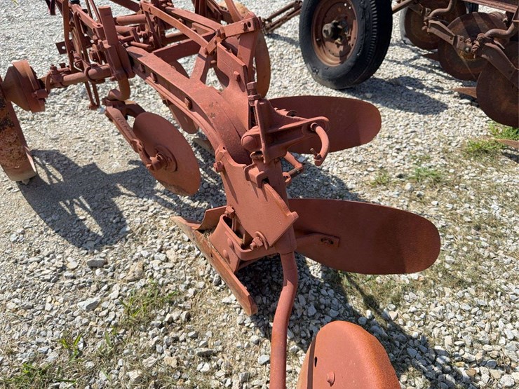 2-bottom-trip-plow-image-13