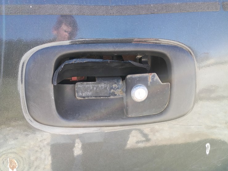 2003-chevrolet-silverado-image-75