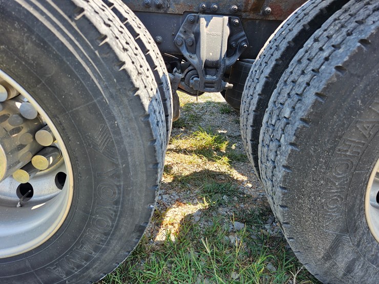 2017-peterbilt-579-image-97