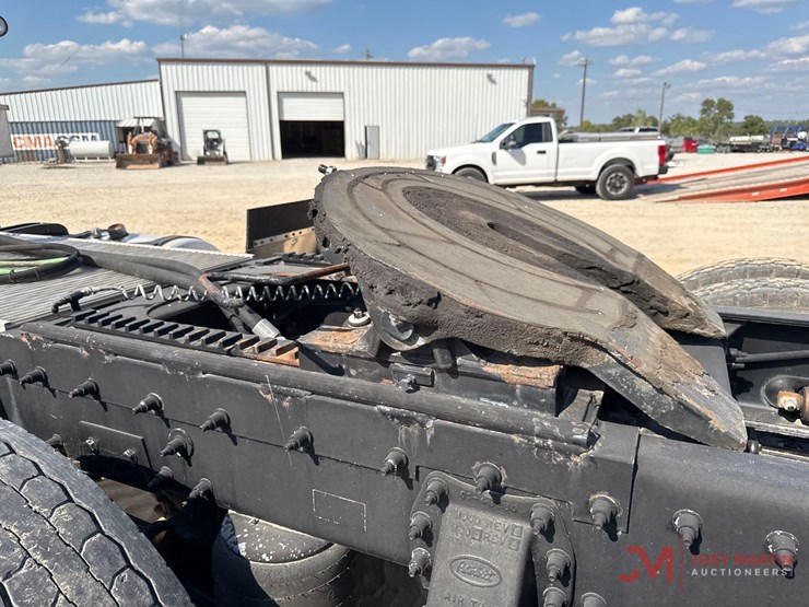 peterbilt-389-image-8