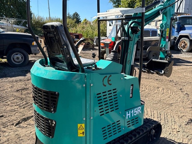 new-cfg-industrial-co-mini-excavator-model-h15r-image-3