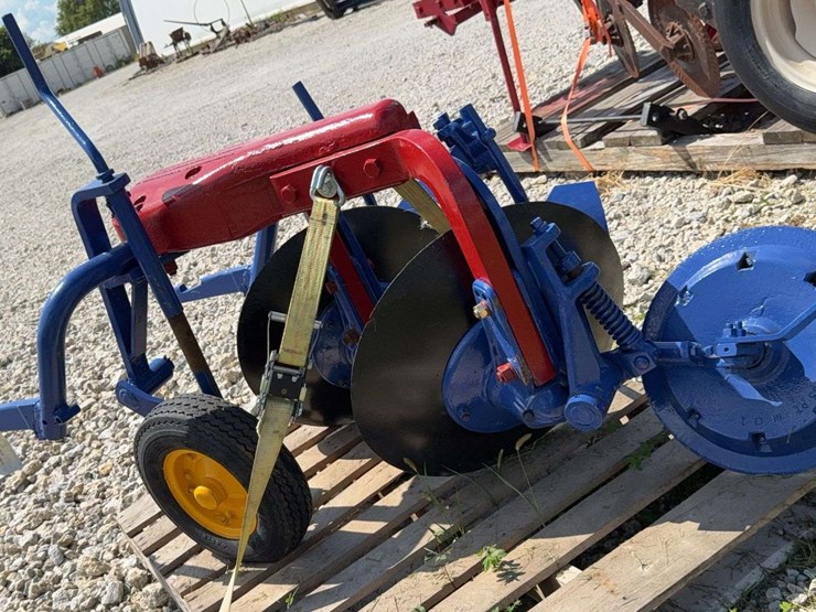 2-bottom-fast-hitch-disc-plow-image-6