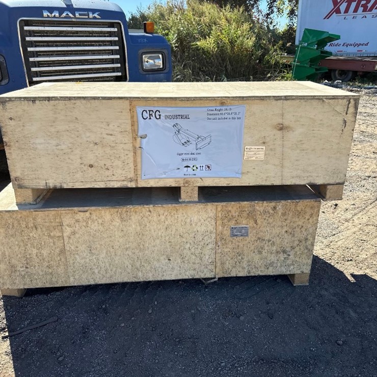 CFG Industrial Mini Skid Steer Digger attachment