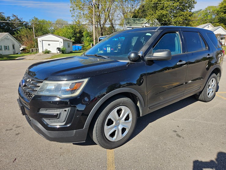 2017-ford-explorer-image-3