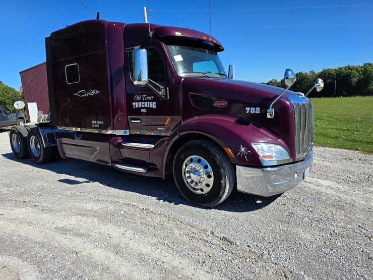 2015-peterbilt-579-image-38