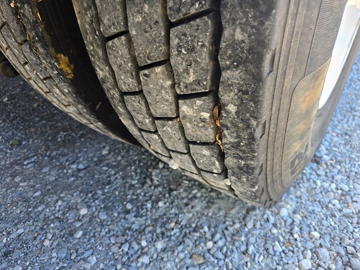 2015-peterbilt-579-image-96