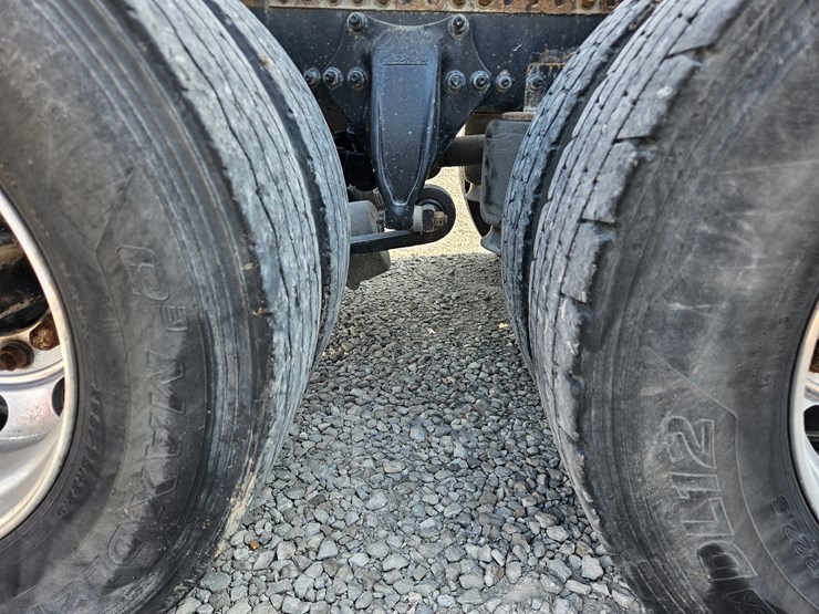 2016-freightliner-cascadia-125-image-97