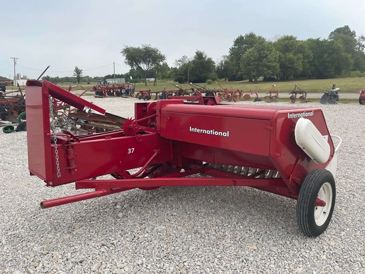 international-baler-image-9