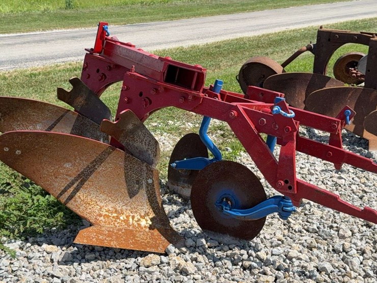 2-bottom-fast-hitch-plow-image-1