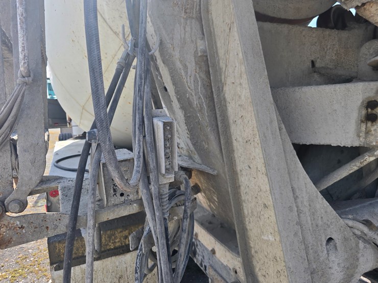 2014-peterbilt-365-image-95