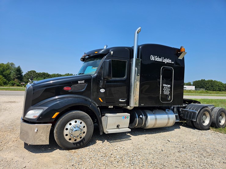 2017-peterbilt-579-image-5