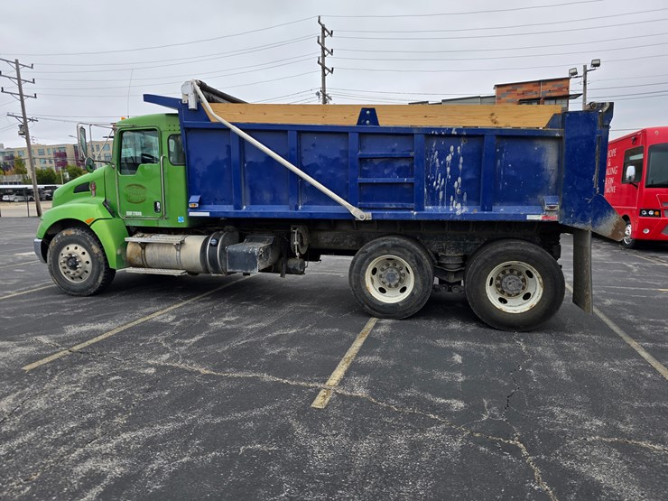 2016-kenworth-t370-image-11