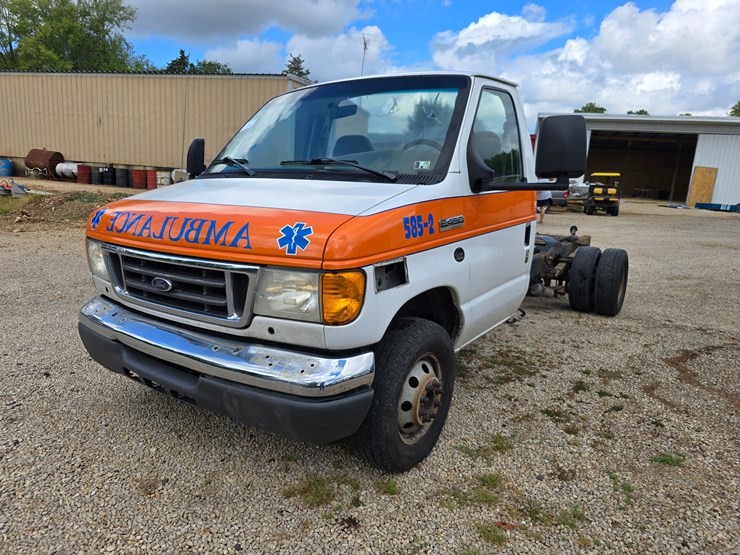 2006-ford-e450-image-1