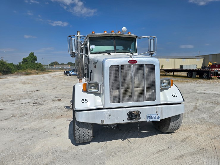2014-peterbilt-365-image-49