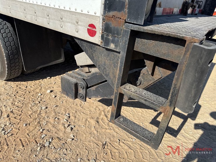2013-kenworth-t370-image-10