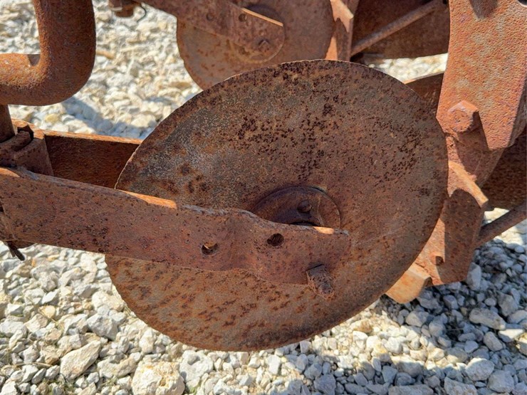 3-bottom-fast-hitch-plow-image-17
