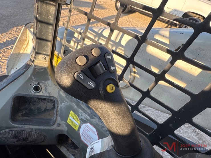 2021-bobcat-s590-image-17