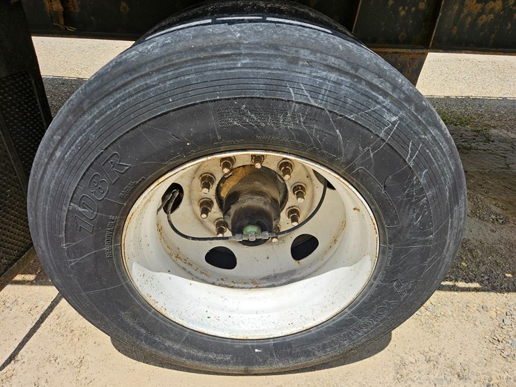 2011-great-dane-flatbed-image-26