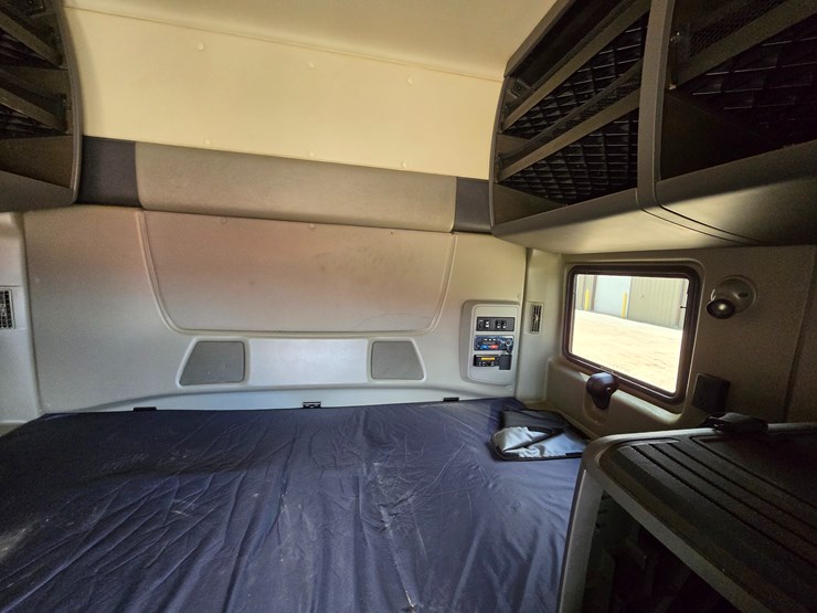 2015-international-prostar-image-83