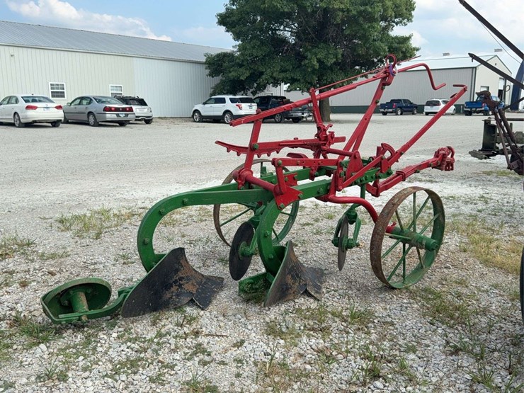 oliver-two-bottom-plow-image-6