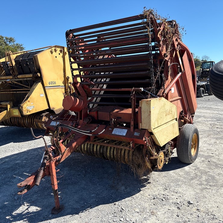 NEW HOLLAND 660