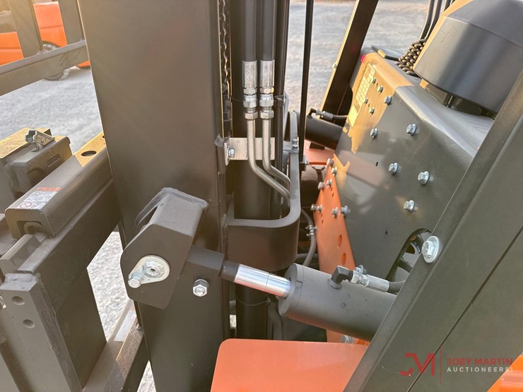 new/unused-e-picker-model-efl30-189-electric-forklift-image-8