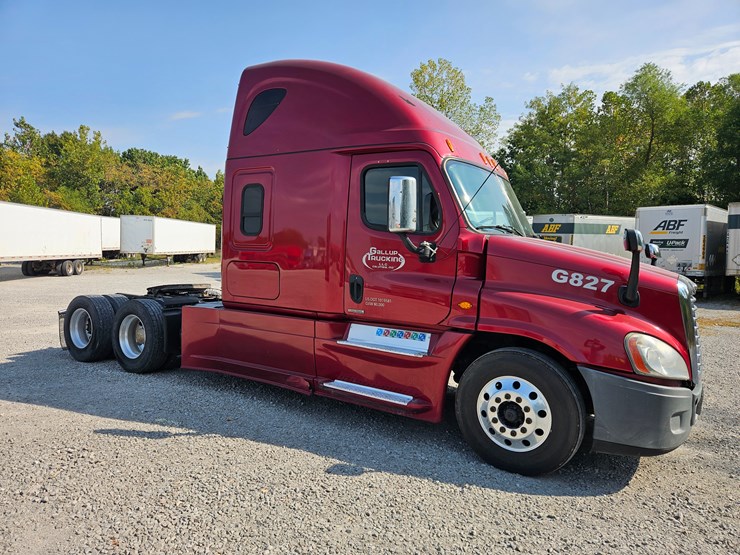 2016-freightliner-cascadia-125-image-26