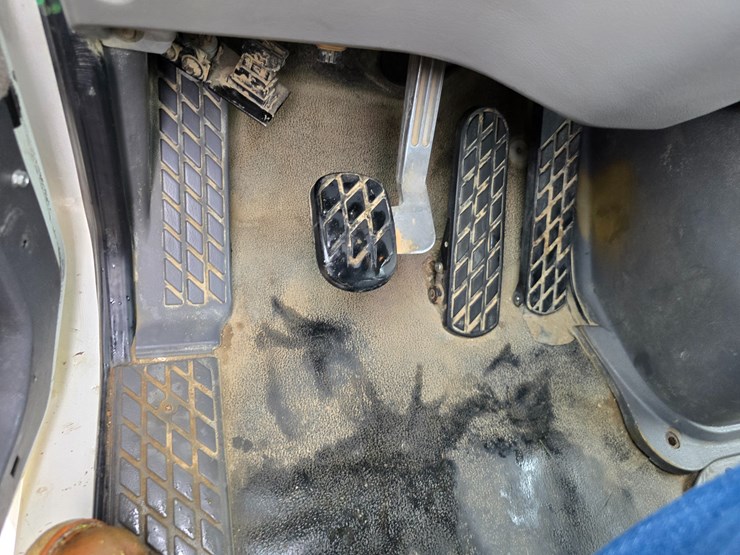 1999-sterling-l9511-image-101