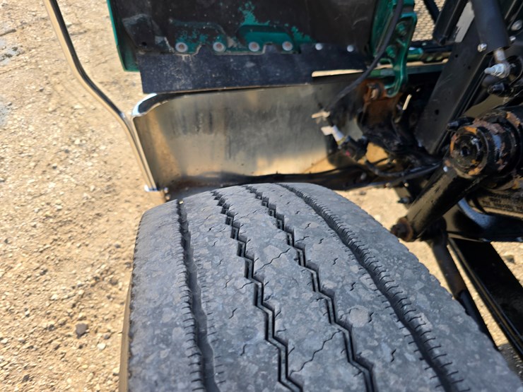 2019-peterbilt-567-image-51