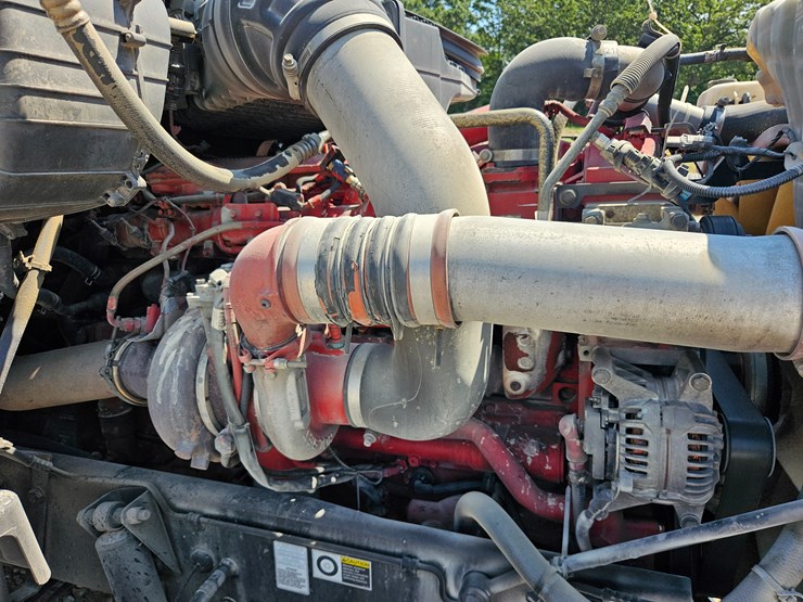 2017-peterbilt-579-image-44