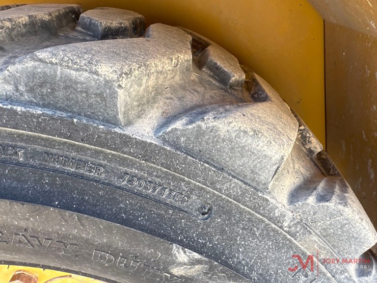2008-caterpillar-904b-image-13
