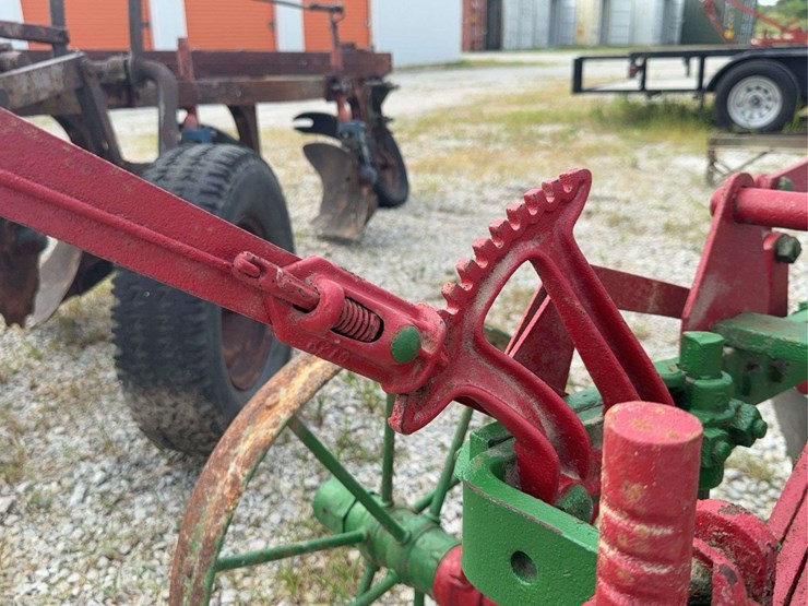 oliver-two-bottom-plow-image-11