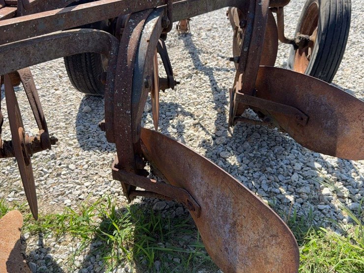3-bottom-trip-plow-image-21