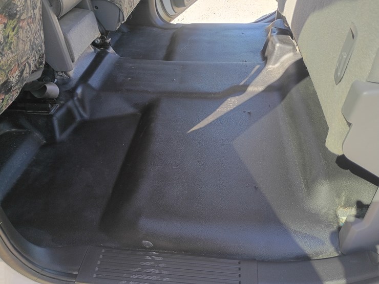 2014-chevrolet-silverado-image-68