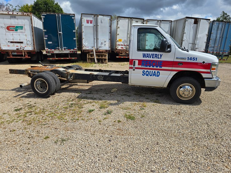 2008-ford-e450-image-24