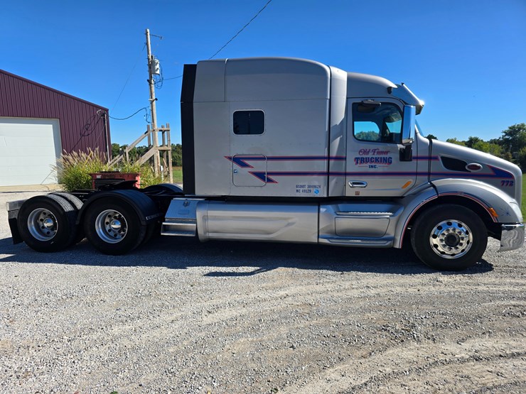 2015-peterbilt-579-image-29