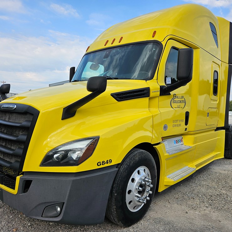 2019 FREIGHTLINER CASCADIA 126