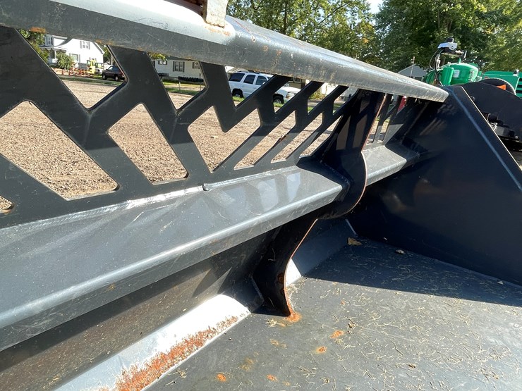 #4305-•-virnig-96"-skid-steer-mount-snow-bucket-image-9
