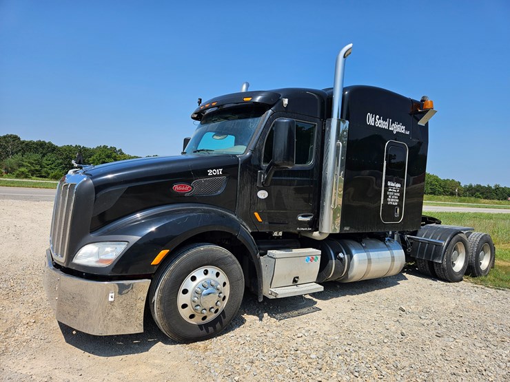 2017-peterbilt-579-image-4