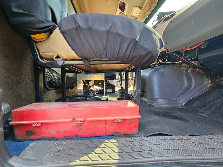 2006-sterling-l9500-image-100