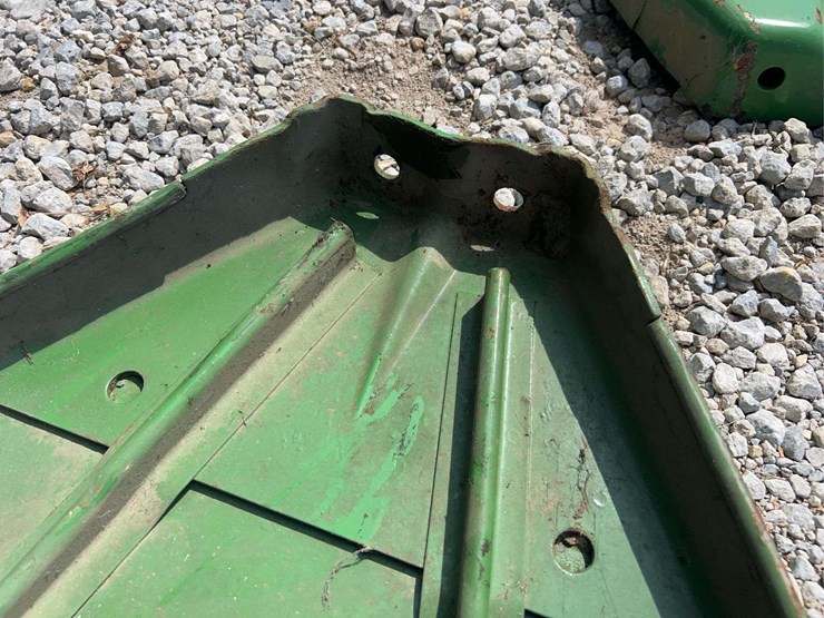 john-deere-clamshell-fenders-image-8