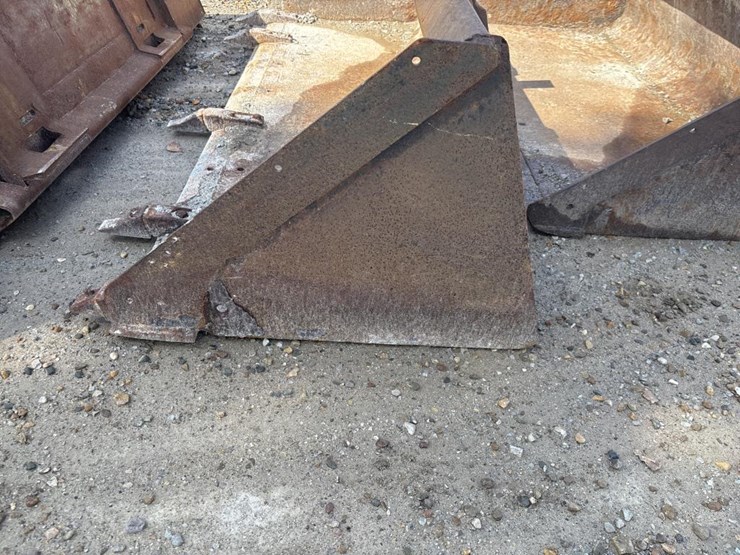 #5048-•-(1)-approx-78"-tooth-bucket-image-4