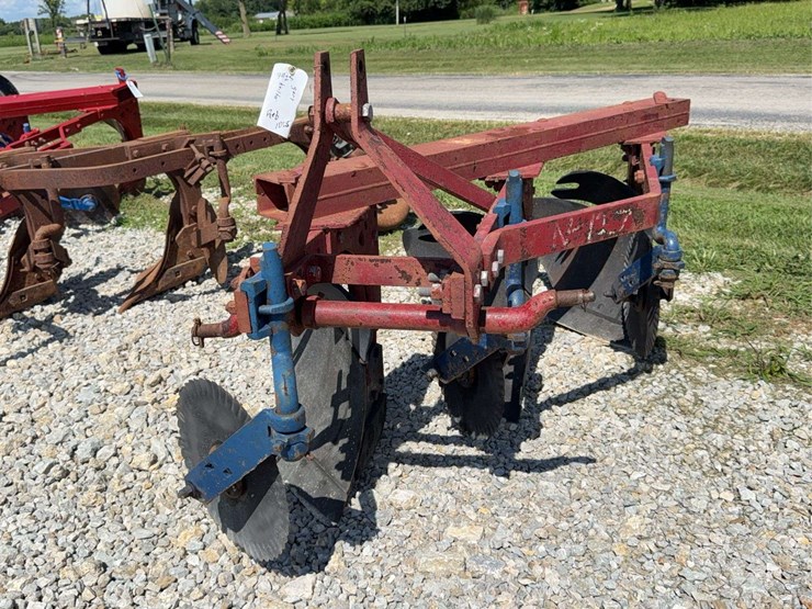3-bottom-mounted-plow-image-10