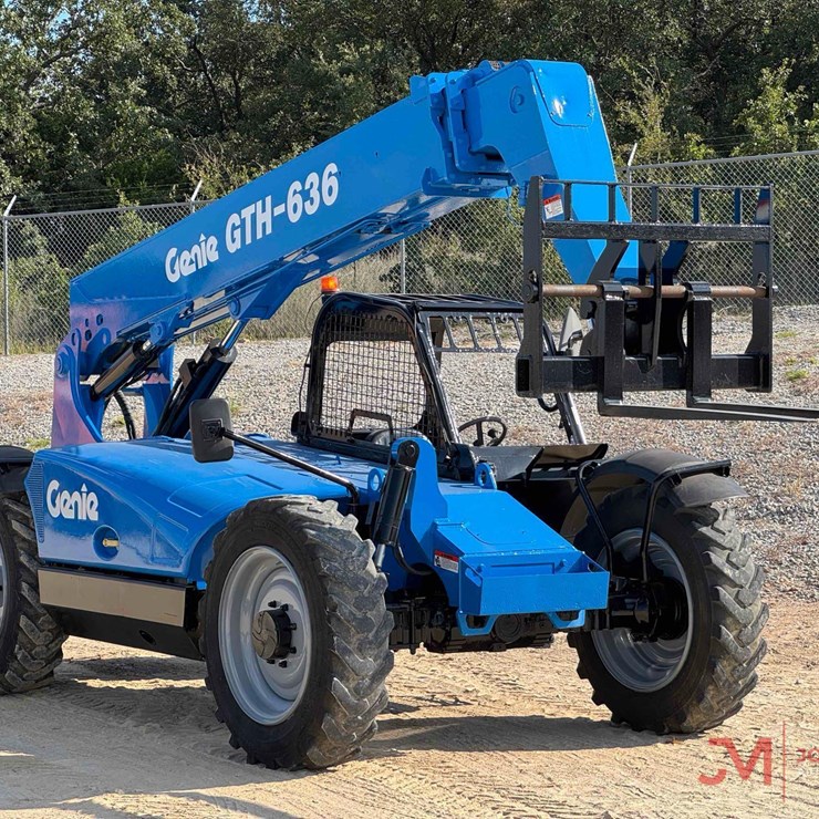 2017 GENIE GTH636