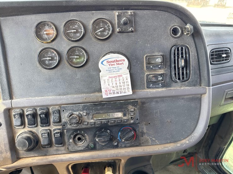 2013-peterbilt-386-image-17