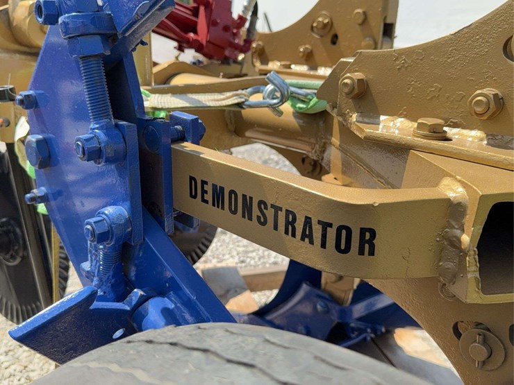 2-bottom-2-way-plow-image-9