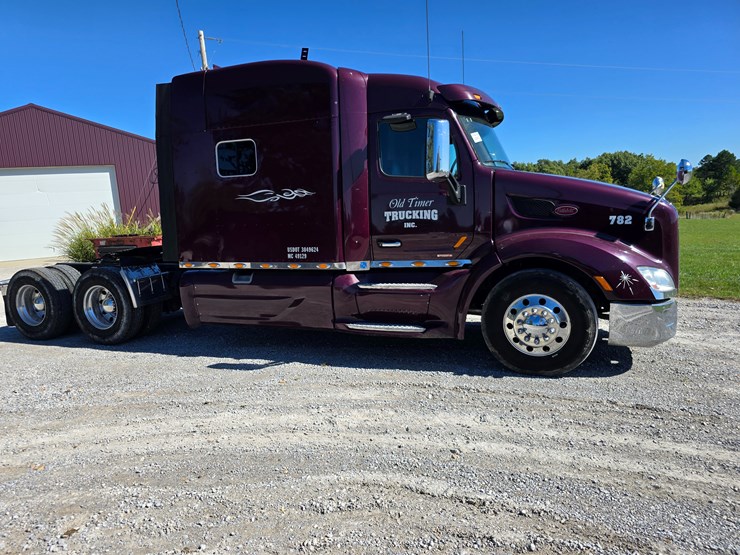 2015-peterbilt-579-image-36