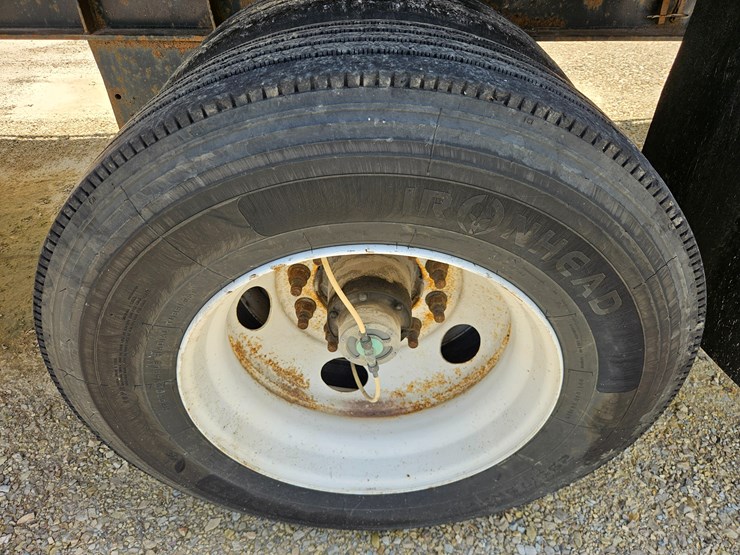 2011-great-dane-flatbed-image-40